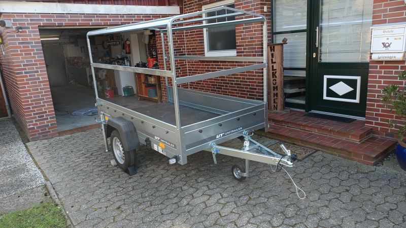 PKW Anhänger 230x125 Garden Trailer 230 KIPP Unitrailer 750 kg mit Stützrad, 110 cm hoher Plane und Hochspriegel